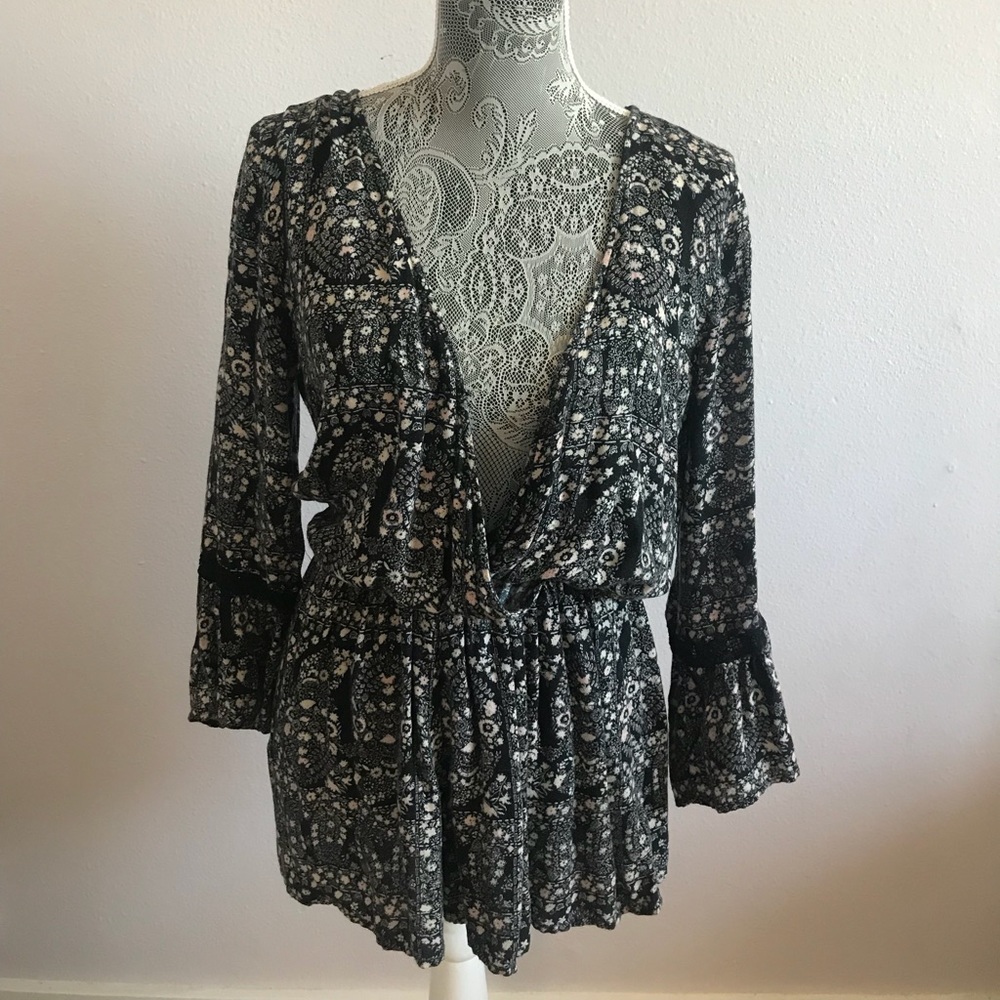 American Eagle cute floral romper